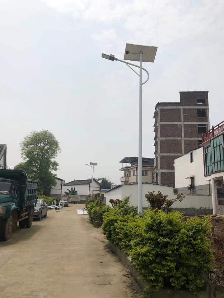 LAMPADAIRE SOLAIRE AUTONOME 30W 2 EN 1